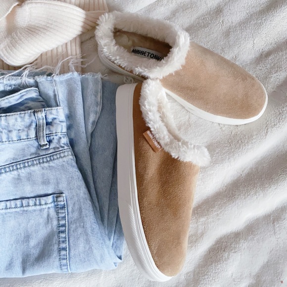 Minnetonka Windy faux fur sneakers - Picture 9 of 10